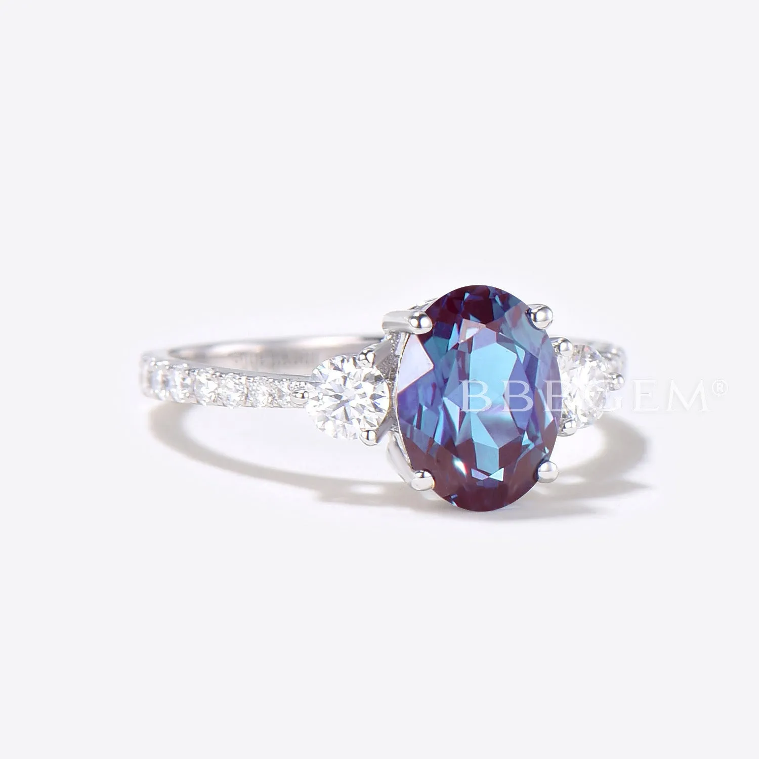 1.5CT Oval Color Change Alexandrite Moissanite Engagement Ring