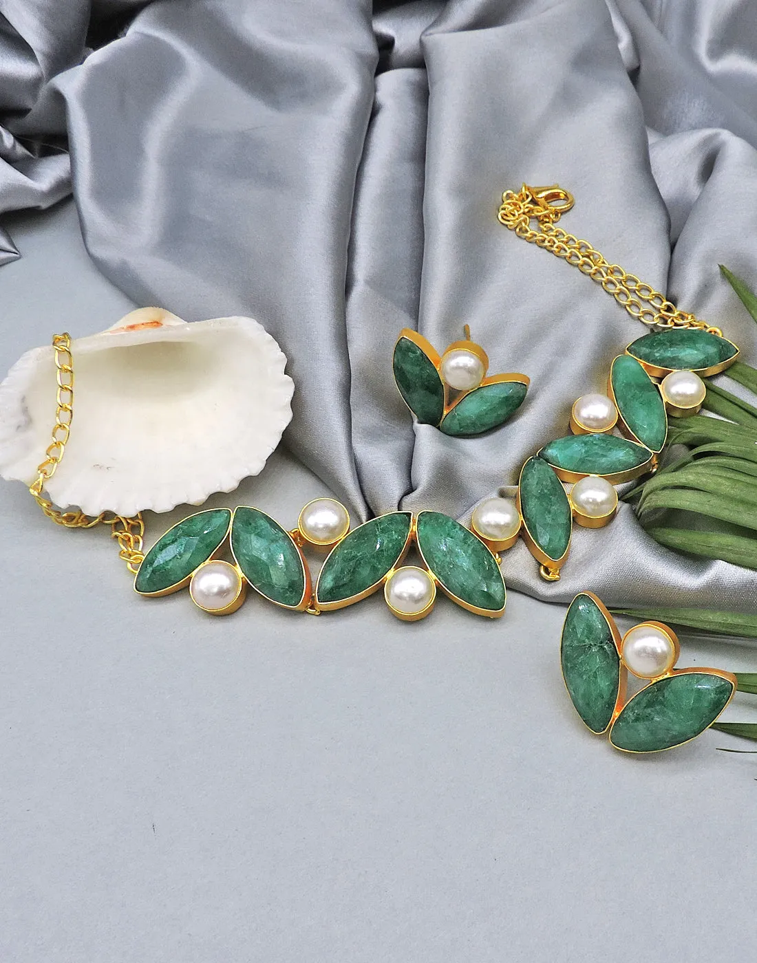 Green Haathi & Pearl Necklace