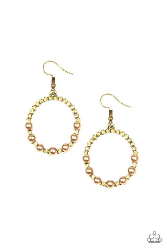 Paparazzi Earring ~ Glowing Grandeur - Brass