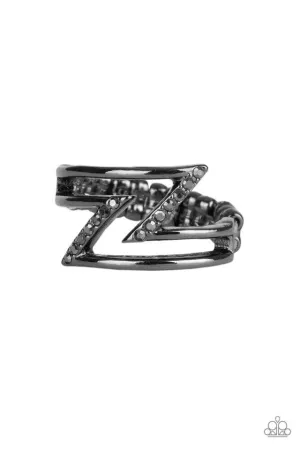 Paparazzi Ring ~ 5th Avenue Flash - Black