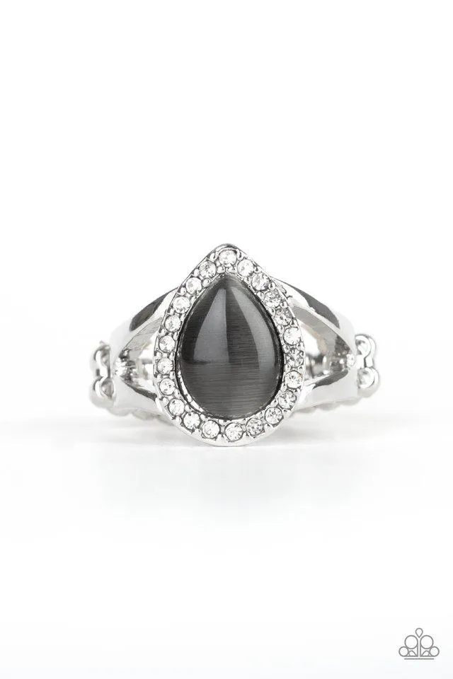 Paparazzi Ring ~ Debutante Dream - Silver