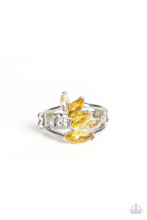 Paparazzi Ring ~ Rhinestone Stunner - Yellow