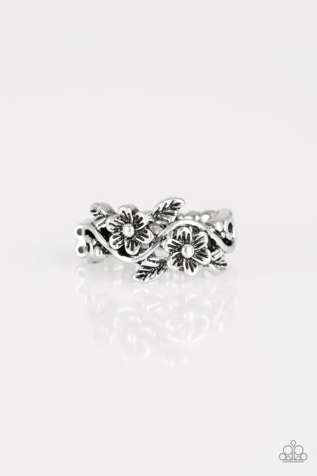 Paparazzi Ring ~ Stop and Smell The Flowers - Silver