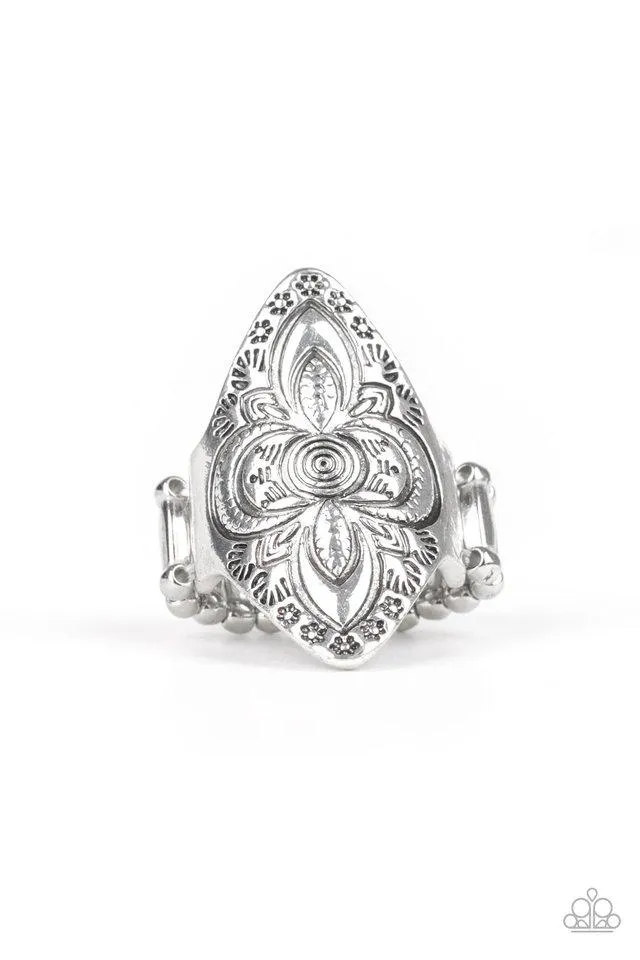 Paparazzi Ring ~ Tahiti Trek - Silver