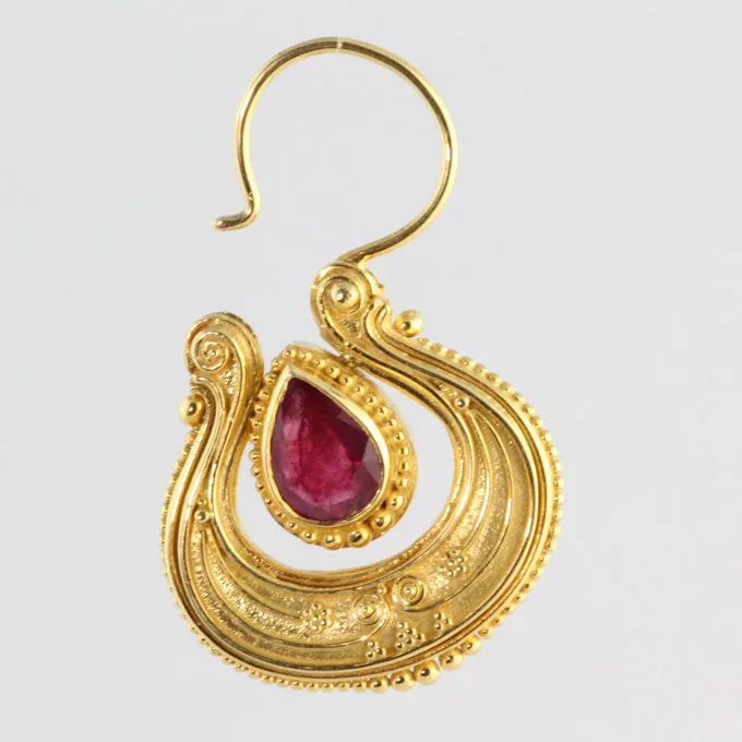 Queen's Lyre Byzantine Gold Earrings