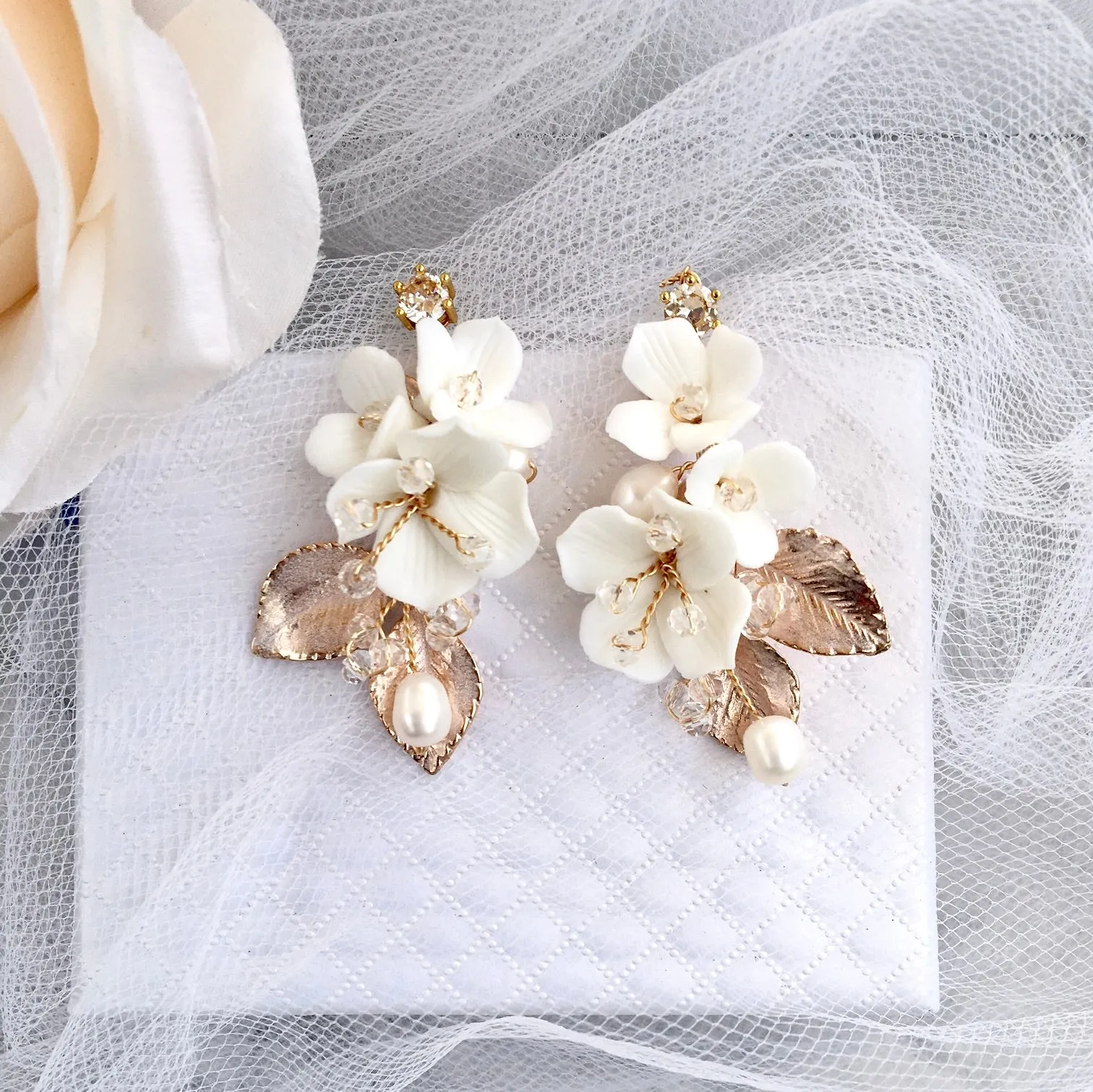 "McKenna" - Ceramic Flowers Bridal Hair Comb and Earrings Set - Available in Gold and Silver