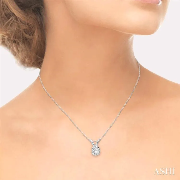 Round Cut Diamond Solitaire Pendant in 14K White Gold with Chain