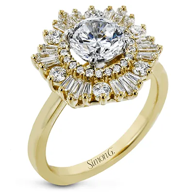 Round-cut Flower Halo Engagement Ring in 18k Gold with Diamonds