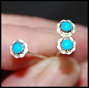 Turquoise Flower Nose Stud - Southern Belles